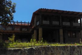 Cabañas de adobe en Santa Catarina Lachatao